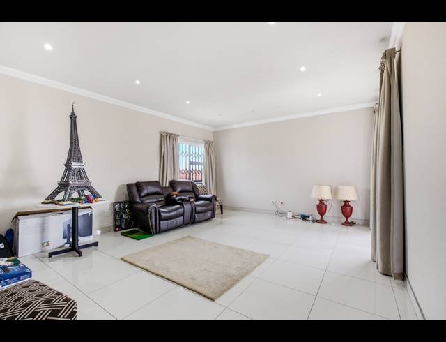4 BEDROOM HOUSE FOR SALE IN CRAIGAVON